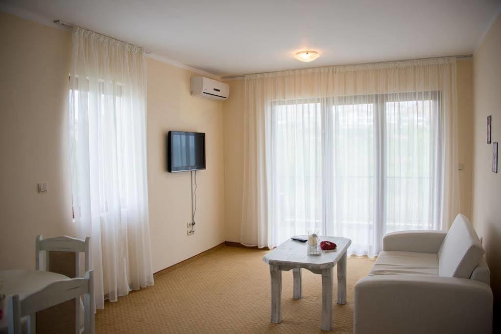 Rocamar Beach Resort Țarevo Exterior foto